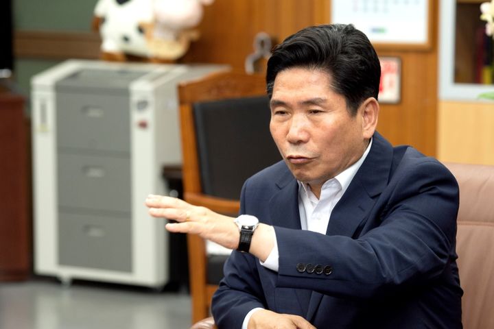 외교관 출신 제천시장 